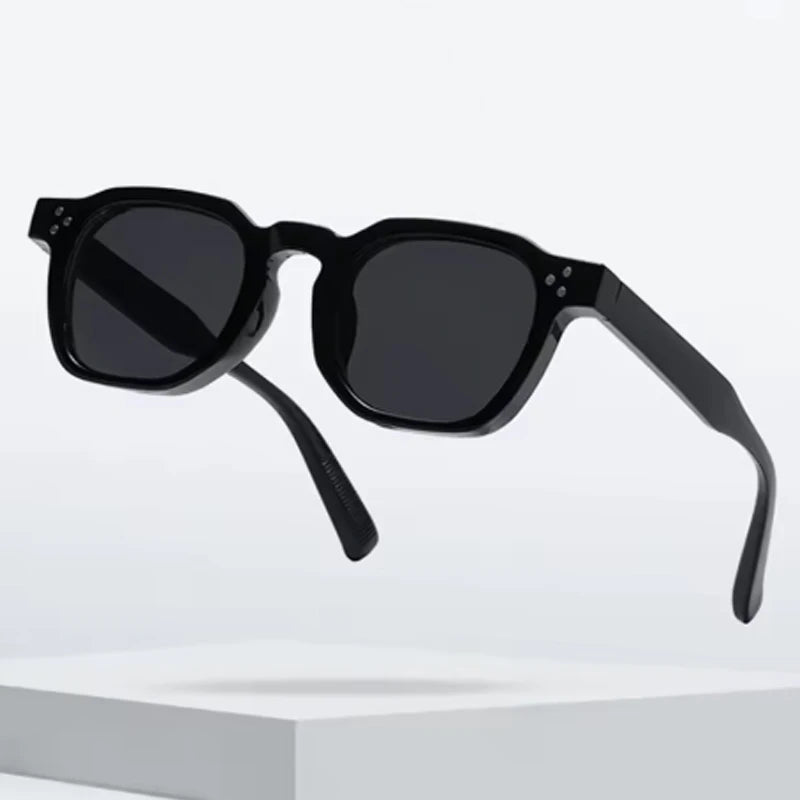 Lunettes de Soleil Ovales Vintage – UV400 & Style Intemporel