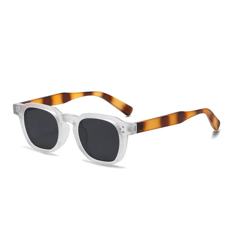 Lunettes de Soleil Ovales Vintage – UV400 & Style Intemporel