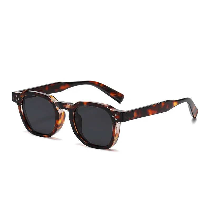 Lunettes de Soleil Ovales Vintage – UV400 & Style Intemporel